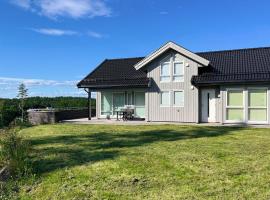 4 Bedroom Amazing Home In Færvik，位于费尔维克的酒店