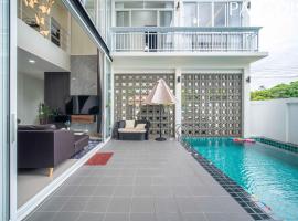 Private Pool Villa 5 Bedroom - La Lune Pool Villa Chiang Mai，位于沙拉丕的酒店