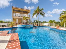 La Pura Vista Resort，位于克拉伦代克的度假屋
