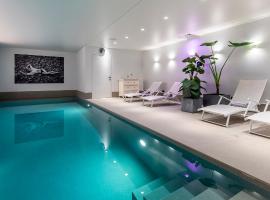 Loft Exclusif，位于克诺克－海斯特的带按摩浴缸的酒店