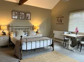 White House Farm - Beautiful Self Contained Courtyard Rooms