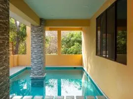 Casa Valovi, Puerto Escondido house, Starlink & wired internet, heated and salty pool