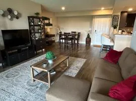 Spacious 2 Bedroom 2 Bathroom Apartment with Balcony in Uptown Charlotte! City Views & Free Parking!