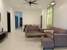 Cozy, Spacious Gambang Homestay，位于甘孟的酒店
