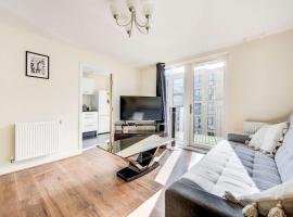 Beautiful 2 bedroom 2 bathroom apartment in Colindale，位于Colindale的酒店