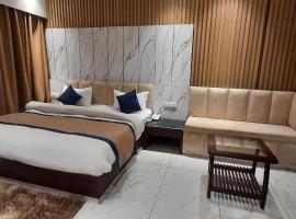 Sparsh Hotel & Resort，位于巴雷利的酒店