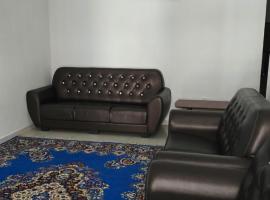 NEEK TOMS HOMESTAY MELAKA Near UITM Lendu - MRSM ALOR GAJAH- ENTER EXIT VIA LEBUH AMJ- SELF CHECK-IN，位于Kampong Alor Gajah的宠物友好酒店