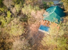 Sasi Africa Luxury Tented Bush Lodge，位于伯格维尔的豪华酒店