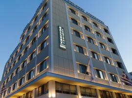 Gallery Central Piraeus Port，位于比雷埃夫斯的酒店