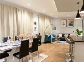 Livestay- Camden Coach House Terrace Retreat & Parking，位于伦敦的别墅