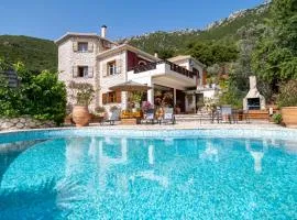 Arapaki Secret Garden, Ground Floor 2-bed Deluxe Suite, Private Pool & Sea View