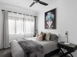 Secluded Luxury 2BR Rainforest Retreat Free Wi-Fi
