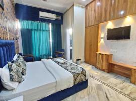 Hotel HARIDARSHAN 50 FOOTSTEPS FROM GOLDEN TEMPLE，位于阿姆利则的酒店