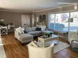 Elegant & spacious 32 Gem in Harper Woods