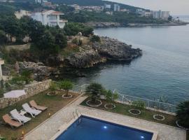 Aurora Spa，位于Kunje的带热水浴缸的酒店