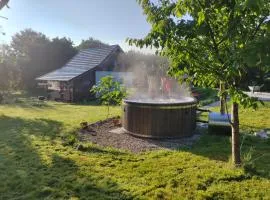 Domek SADKOWO - wśród jabłoni , balia ogrodowa dodatkowo płatna