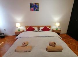 Cozy 1-bdrm apt in Dubec, ideal for work or study，位于赛斯韦泰的酒店