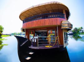 THE BOTEL Alleppey by EGH，位于阿勒皮的船屋