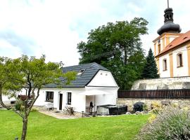 Relax apartmány na statku u Orlické přehrady，位于Klučenice的酒店
