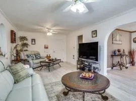 Salem Getaway w/ Hot Tub Near Parks & Boating!