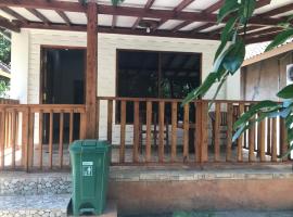 Gili Lampu Hotel & Resto，位于Labuhanpandan的酒店