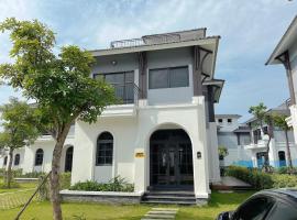 Chuỗi Villa 4 phòng ngủ - Vân Đồn - Gần Biển - Đầy đủ tiện nghi，位于Cái Rồng的酒店