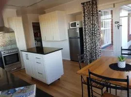 Handy Location - 3brd home!