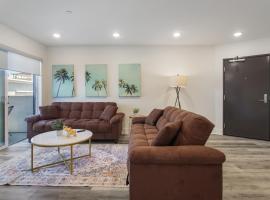 Beverly Hills 2BD 2BA with Free Parking，位于洛杉矶的酒店