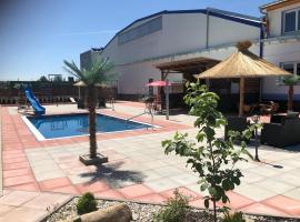 Relaxcentrum Mrkáček Lišov，位于Lišov的酒店