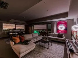Sleep Amongst the Clouds - Panoramic Views