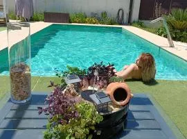 Chalet con maravillosa piscina a 5 minutos de Granada y campo de golf