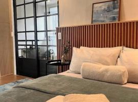 Modern minimalist house in the heart of Antipolo，位于安蒂波洛的酒店