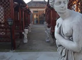 R4 Rolléder Apartman-ház