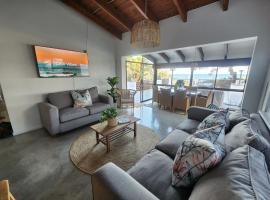 Uitwyk Umdloti Beach House - Perfect Location，位于乌姆德洛蒂的酒店