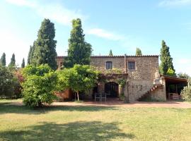 Espectacular casa de vacaciones en el campo con piscina, BBQ y WIFI de alta velocidad，位于Crespiá的酒店