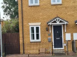 2 bedroom house Admiral Court