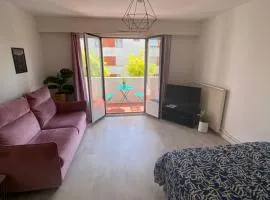 GRAND STUDIO avec balcon -4 PERSONNES-DISNEYLAND- PARIS a 10 minutes