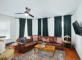 Large Bi-level Apartment in Heart of Manayunk