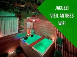 Le balneo jacuzzi Vieil Antibes Safranier
