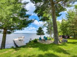 Lakefront Tower Home with Shared Dock!，位于Tower的酒店