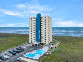Beachfront Views Breezy Port Aransas Condo!，位于马士腾海滩的酒店