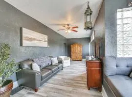 Updated New Kensington Home with Deck 22 Mi to PGH!