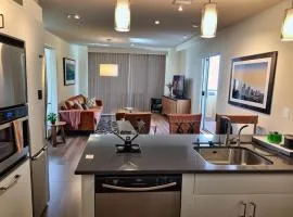 Venice Beach luxury Apartments minutes to The Marina And Santa Monica limited time free parking