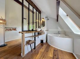 Maison avec jacuzzi et terrasse，位于珀套特科姆博特的酒店