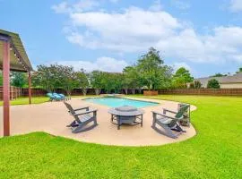 Fire Pit and Sauna Spacious Lake Texoma Retreat!
