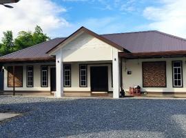 Delima Guesthouse 2 bedroom,1 toilet，位于樟仑的酒店