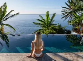 Pirate House Sea front Private Pool Garden Funchal