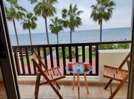 Beachfront Villa Carpe Diem，位于Kiti的酒店