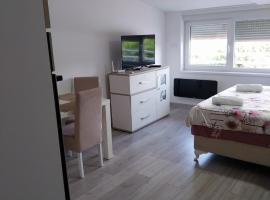 Apartman UNA，位于巴尼亚科维利亚查的酒店