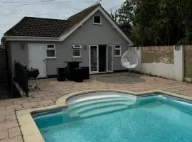 Full access Pool House